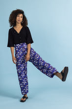 Lade das Bild in den Galerie-Viewer, Hose "LIQUOR"