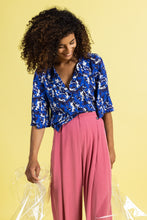 Lade das Bild in den Galerie-Viewer, Bluse "LIQUOR"