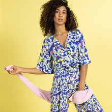 Lade das Bild in den Galerie-Viewer, Bluse "LIQUOR"