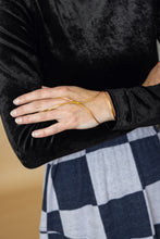 Lade das Bild in den Galerie-Viewer, Rollkragenshirt "VIERKANT"
