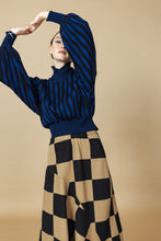 Lade das Bild in den Galerie-Viewer, Strickpullover "WAVES"
