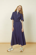 Lade das Bild in den Galerie-Viewer, Jupe "SUN-SHADOW STRIPES"
