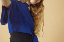 Lade das Bild in den Galerie-Viewer, Strickshirt "LOOP"
